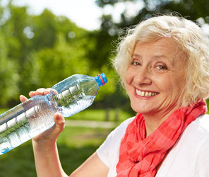 The importance of hydration in seniors: 3 tips for staying well-hydrated